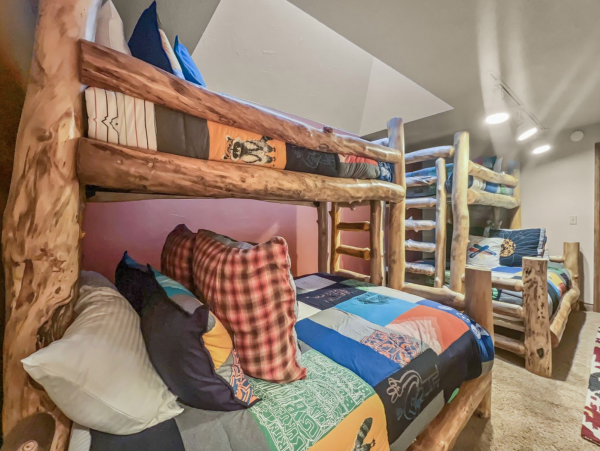 Copper MTN Center Village Pet Friendly condo Walk to Lift
